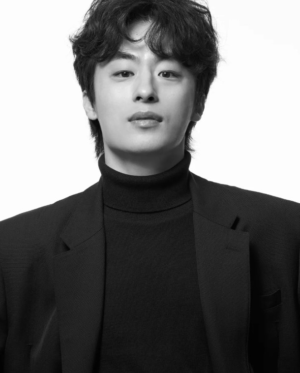 구교환