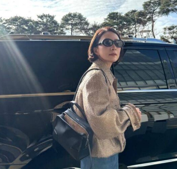 김희애 58세 단발 변신
