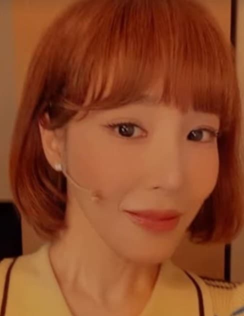 티파니 영 단발